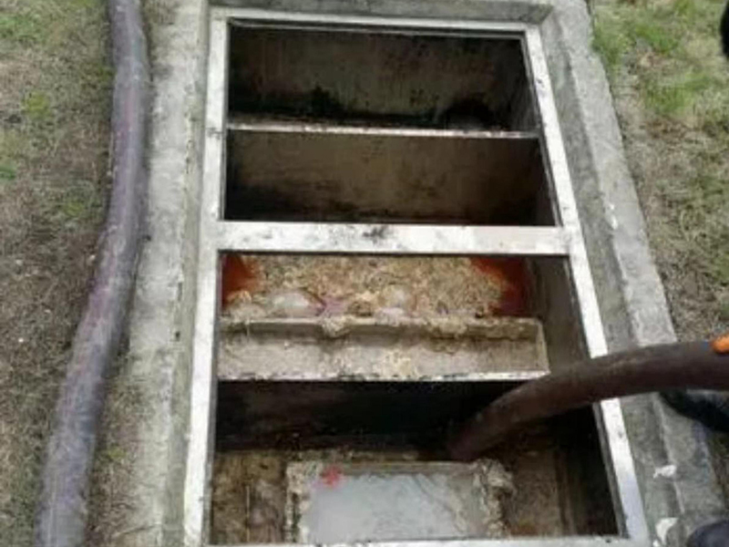 熊口管理区隔油池清理